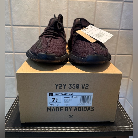 Adidas Yeezy Boost 350 V2 Onyx Black / Grey Originals US Men’s Size 7 1/2 BNWT